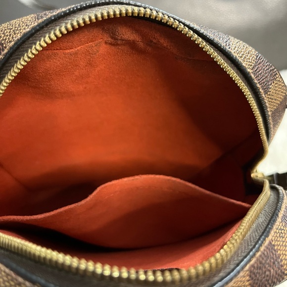 Louis Vuitton Ipanema Crossbody - Picture 9 of 13